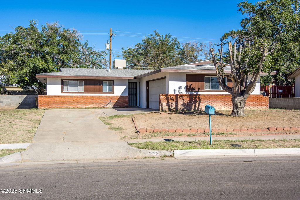1955 Martha Drive, Las Cruces, NM 88001