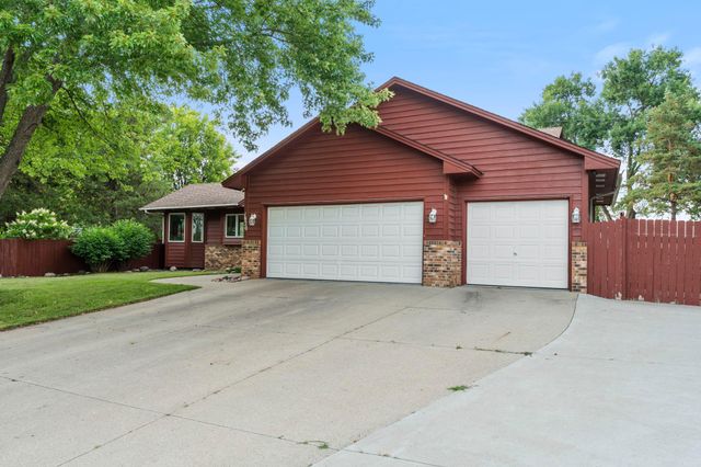 1820 Slater Lane, Burnsville, MN 55337