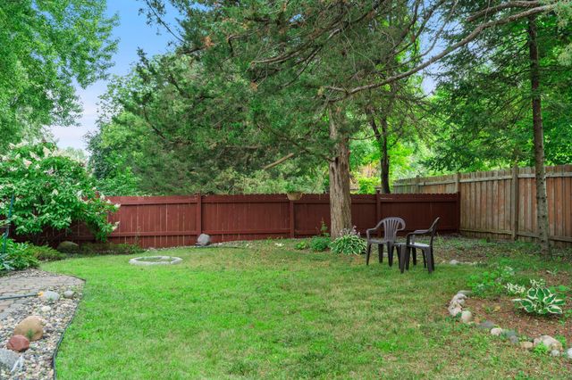 1820 Slater Lane, Burnsville, MN 55337