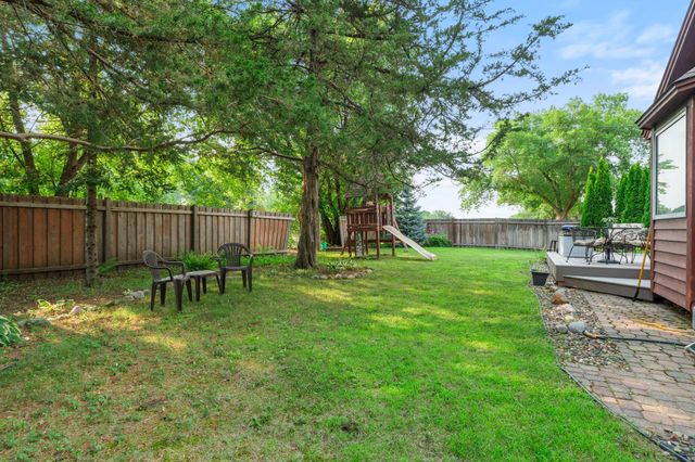 1820 Slater Lane, Burnsville, MN 55337