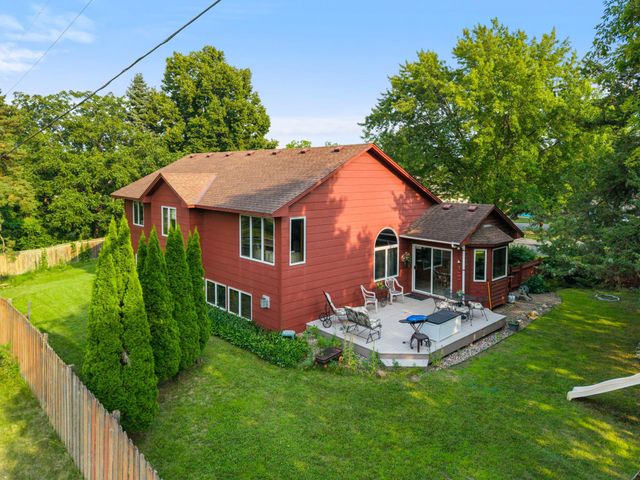 1820 Slater Lane, Burnsville, MN 55337
