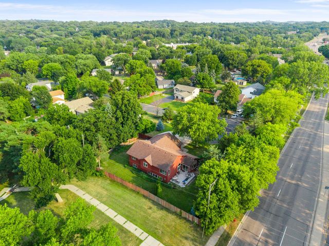 1820 Slater Lane, Burnsville, MN 55337