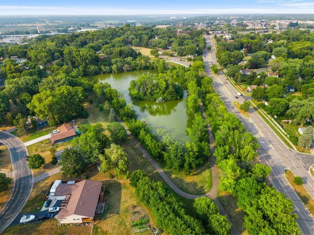 1820 Slater Lane, Burnsville, MN 55337