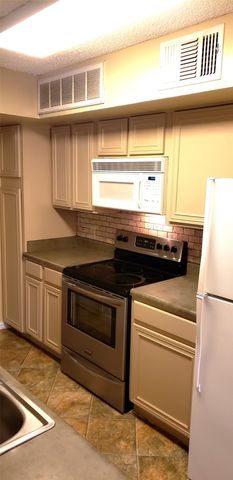 2311 Basil Drive C207, Arlington, TX 76006