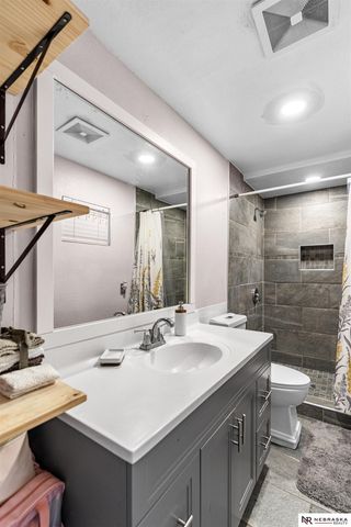 4506 S 27th Circle, Omaha, NE 68107