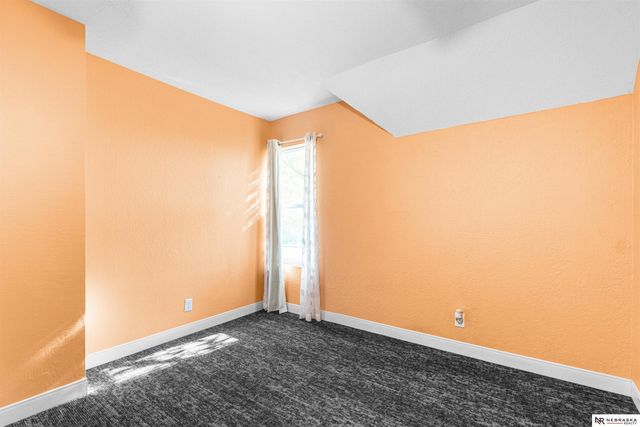 4506 S 27th Circle, Omaha, NE 68107