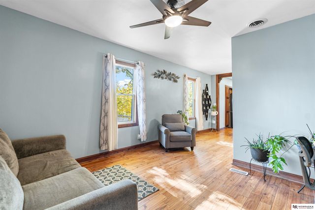 4506 S 27th Circle, Omaha, NE 68107