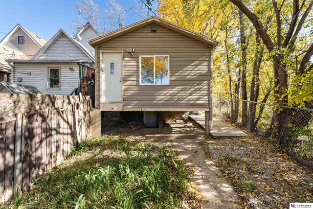 4506 S 27th Circle, Omaha, NE 68107