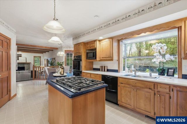 2380 Heath St S, Salem, OR 97302