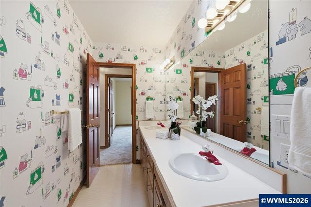 2380 Heath St S, Salem, OR 97302