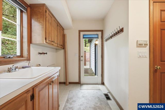 2380 Heath St S, Salem, OR 97302