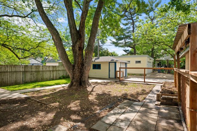 4006 41st Avenue S, Minneapolis, MN 55406