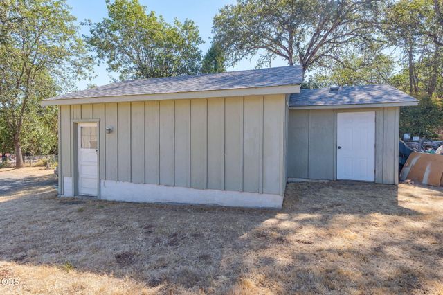 2829 Hamilton Lane, Grants Pass, OR 97527