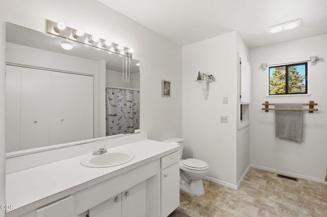2829 Hamilton Lane, Grants Pass, OR 97527