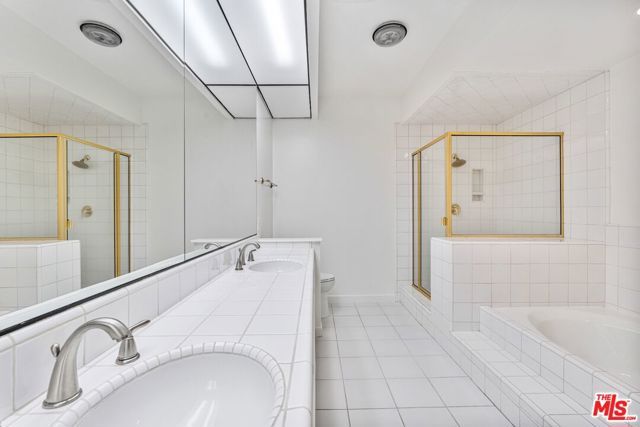 500 S Barrington Avenue 6, Los Angeles, CA 90049