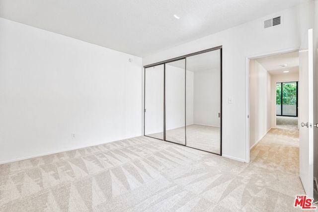 500 S Barrington Avenue 6, Los Angeles, CA 90049