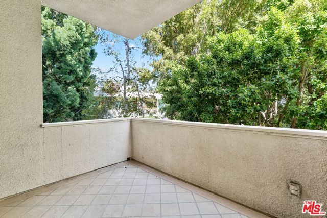 500 S Barrington Avenue 6, Los Angeles, CA 90049