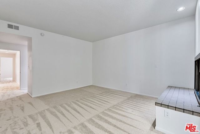 500 S Barrington Avenue 6, Los Angeles, CA 90049
