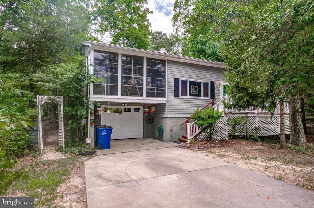 306 OCEAN PARKWAY, Ocean Pines, MD 21811