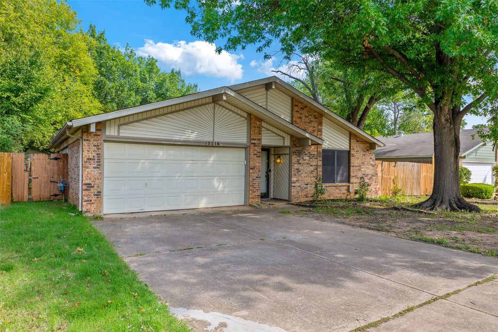 3216 Scenic Hills Drive, Bedford, TX 76021