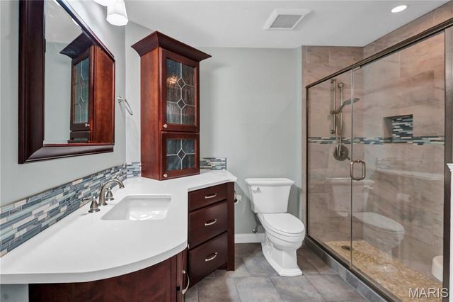 3016 Autumn Shores Drive, Maryland Heights, MO 63043