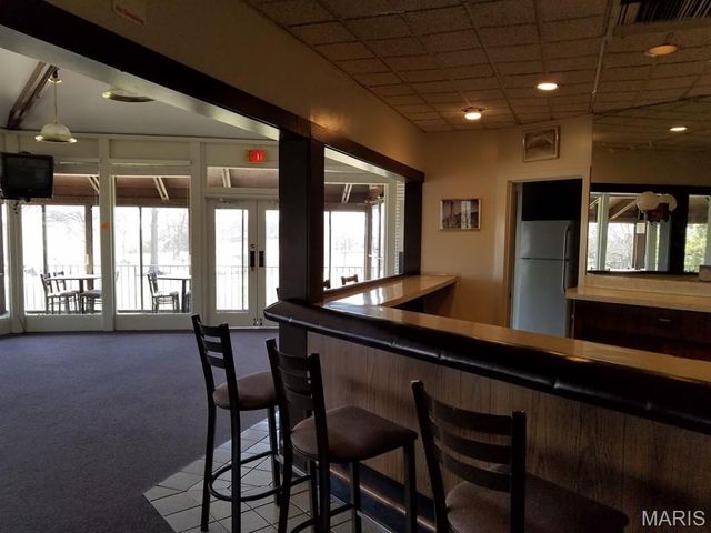 3016 Autumn Shores Drive, Maryland Heights, MO 63043