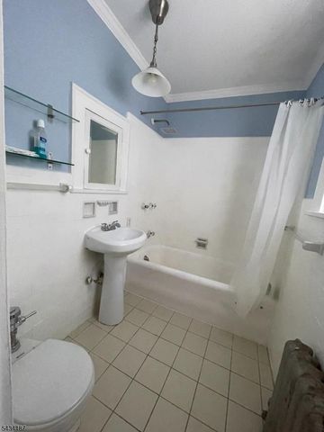 49 Park Ave 42, Bloomfield Twp., NJ 07003