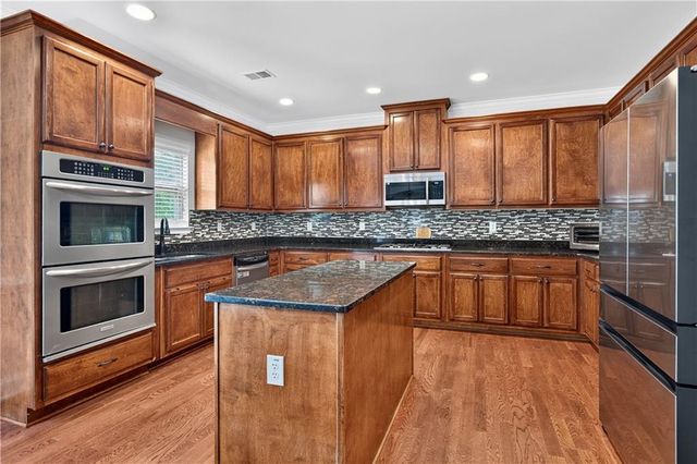 424 Oscar Court, Mcdonough, GA 30252