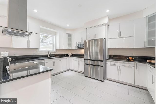 7201 THOMAS BRANCH DR, Bethesda, MD 20817