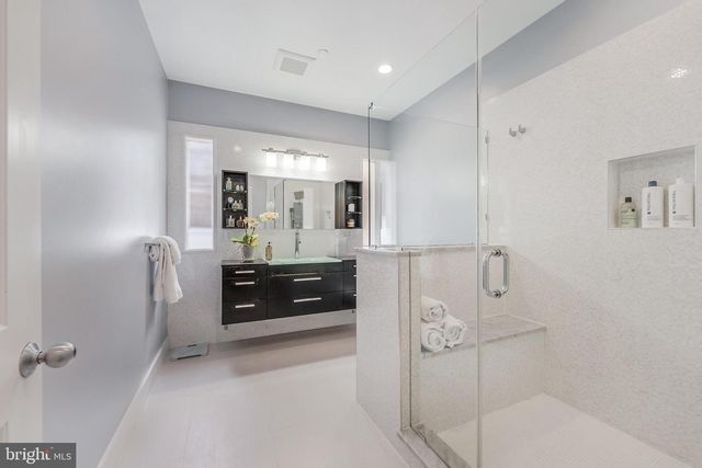 7201 THOMAS BRANCH DR, Bethesda, MD 20817