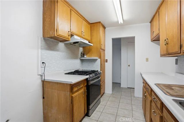 690 Barber, Hemet, CA 92543