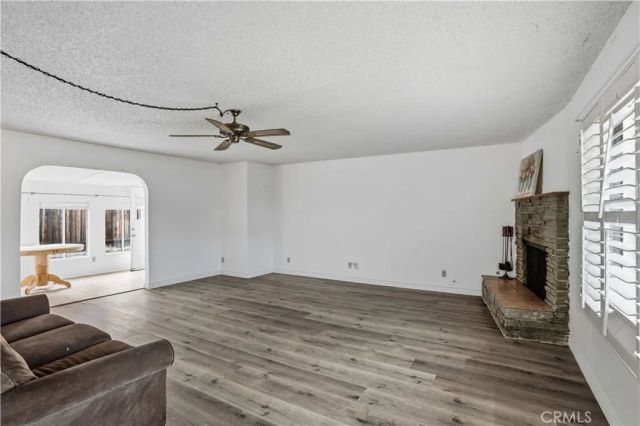 690 Barber, Hemet, CA 92543