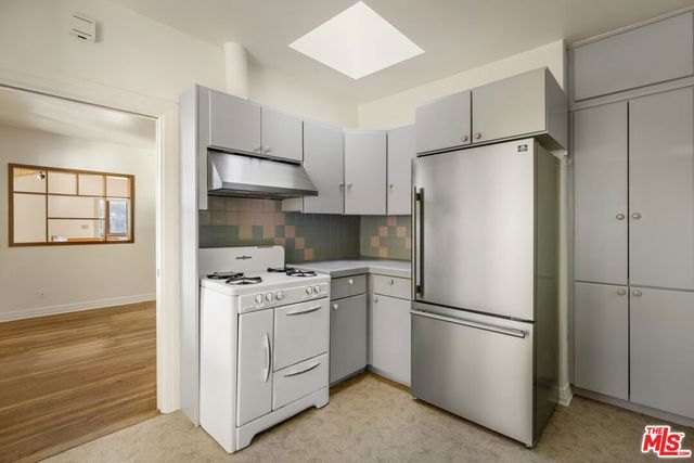 2018 Lake Shore Avenue, Los Angeles, CA 90039