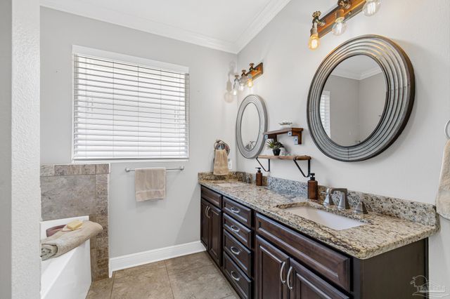 5416 New Abbey Ln, Milton, FL 32583