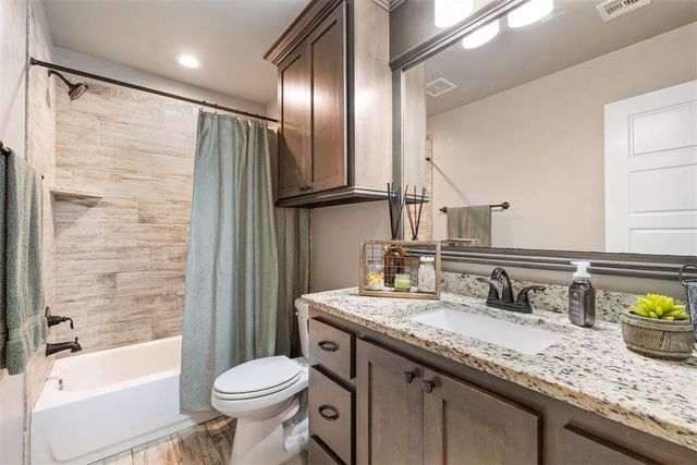 2212 Cale Cove, Yukon, OK 73099