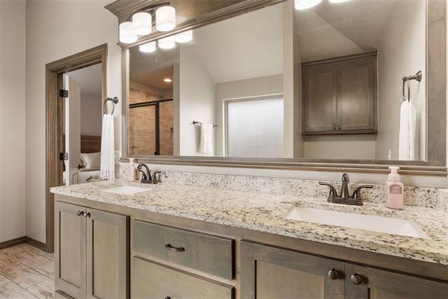 2212 Cale Cove, Yukon, OK 73099