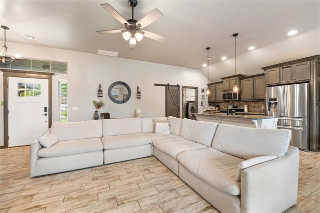 2212 Cale Cove, Yukon, OK 73099