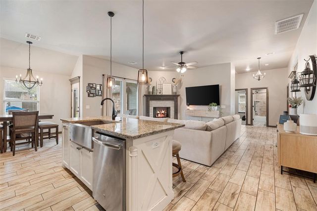 2212 Cale Cove, Yukon, OK 73099