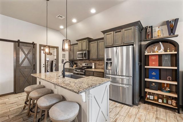 2212 Cale Cove, Yukon, OK 73099