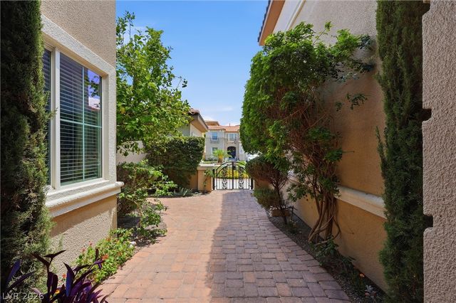1360 Volturno Way, Henderson, NV 89052