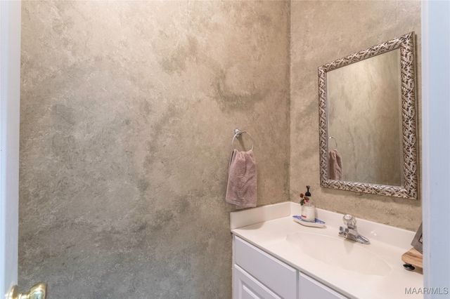 8712 STURBRIDGE Drive, Montgomery, AL 36116