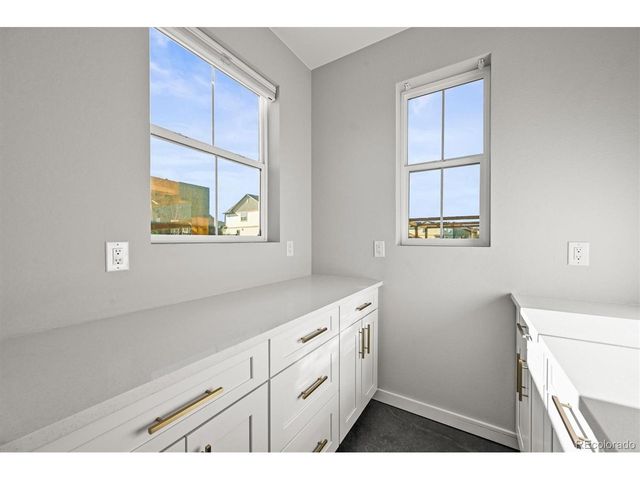 8376 Basalt Dr, Littleton, CO 80125