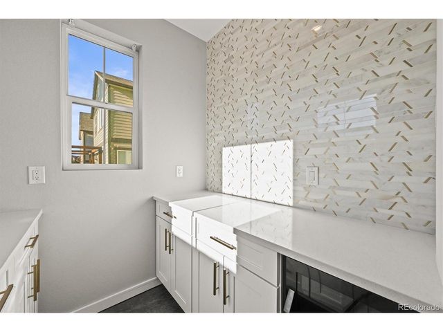 8376 Basalt Dr, Littleton, CO 80125