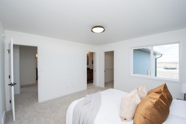 6810 32nd Street S, Fargo, ND 58104