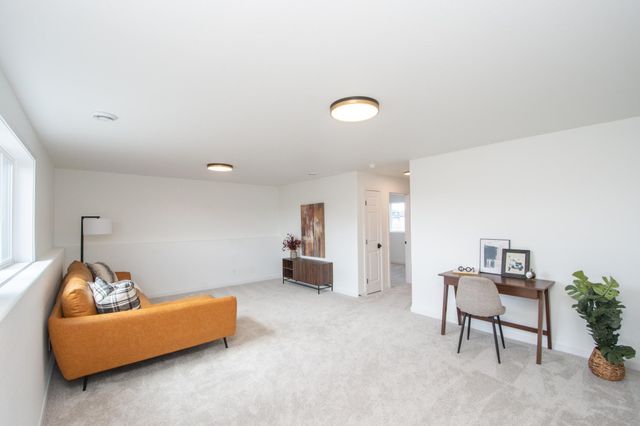 6810 32nd Street S, Fargo, ND 58104