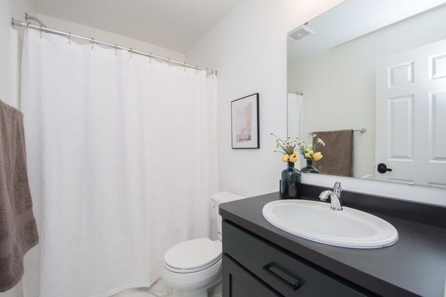 6810 32nd Street S, Fargo, ND 58104