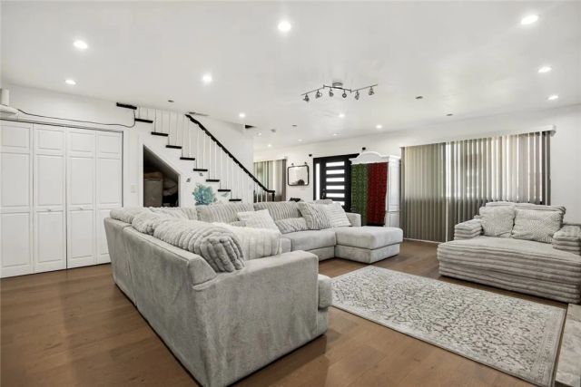 5244 Via Corona Street, Los Angeles, CA 90022