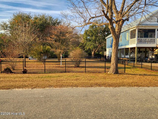 103 Broadview Lane, Hampstead, NC 28443