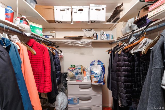 200 South Middle Neck Road F6, Great Neck, NY 11021