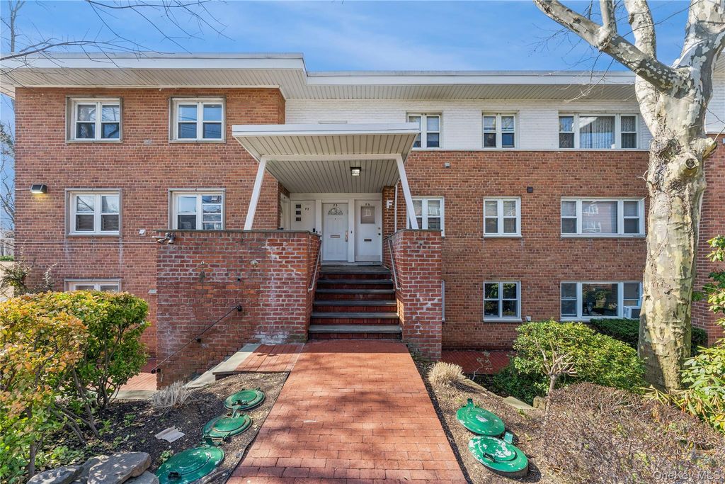 200 South Middle Neck Road F6, Great Neck, NY 11021